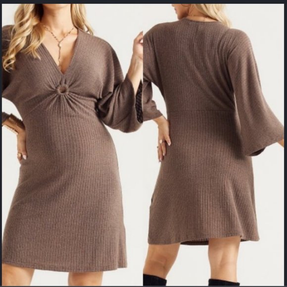 π«β¨ HOST PICK π«β¨ 2X Suzanne Betro Coffee Bell-Sleeve V-Neck Dress - Picture 2 of 9